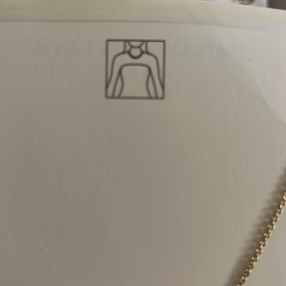 Banana Republic Gold Delicate Chain Heart Pendant Necklace/NWT - Picture 6 of 7